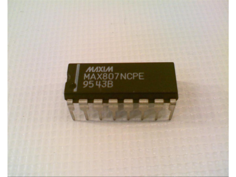 MAXIM INTEGRATED PRODUCTS MAX807NCPE