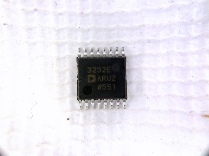 ANALOG DEVICES ADM3232EARUZ