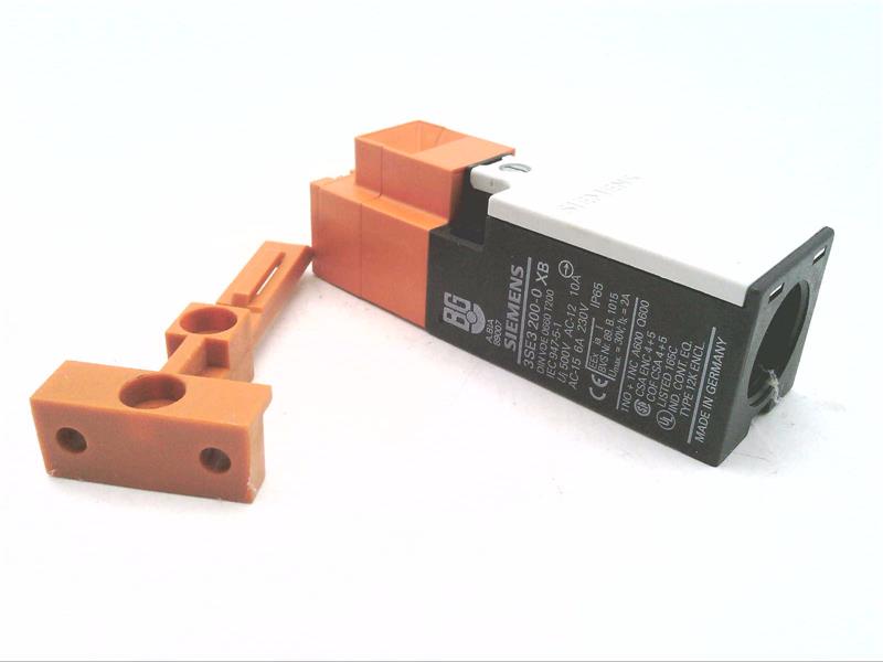 3SE3200-0XB by SIEMENS