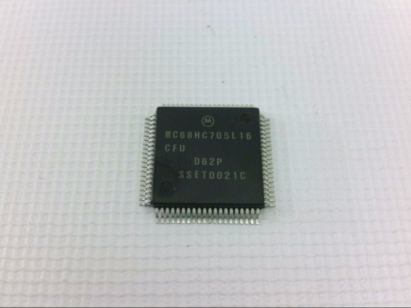 MC68HC705L16 by NXP SEMICONDUCTOR