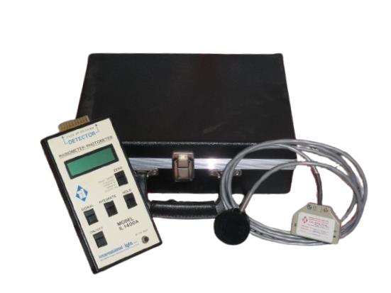 INTERNATIONAL LIGHT IL1400A
