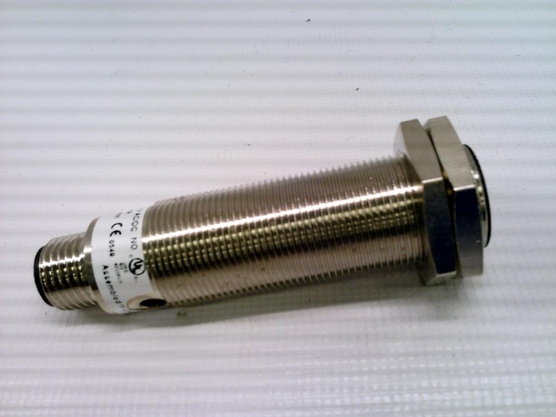 BALLUFF BES 516-211-E5-E-S21