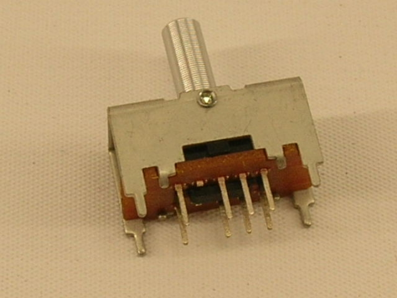 TE CONNECTIVITY 1437576-4