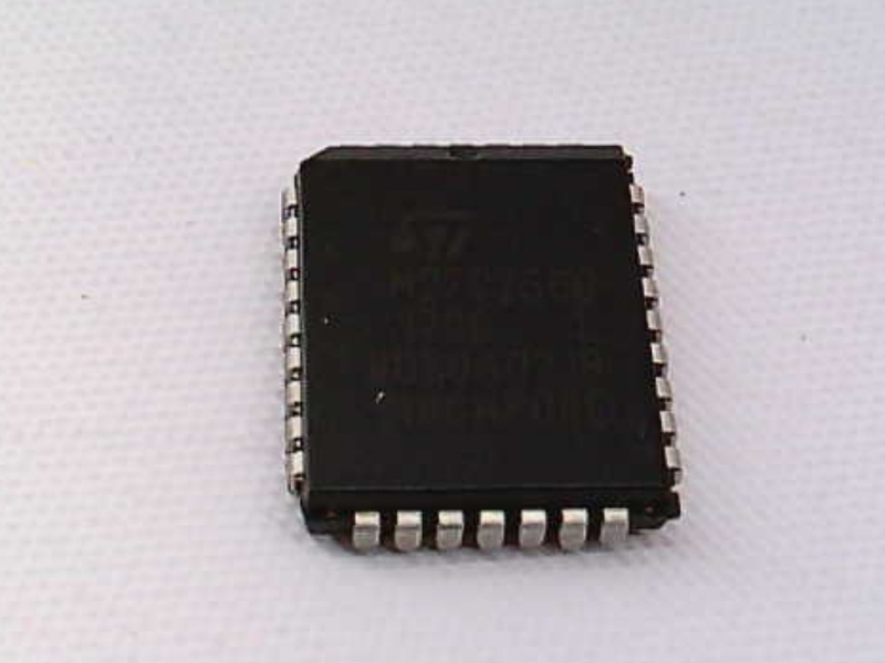 ST MICRO M27C256B12C6
