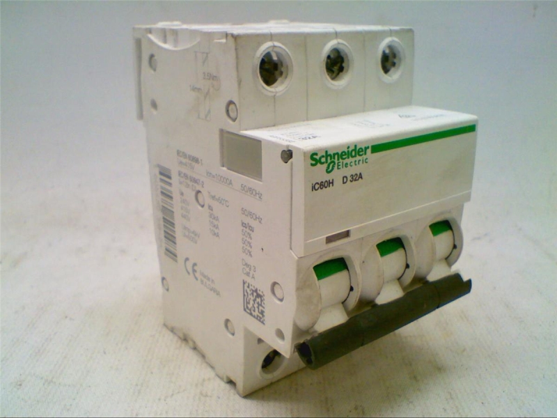 SCHNEIDER ELECTRIC A9F55332