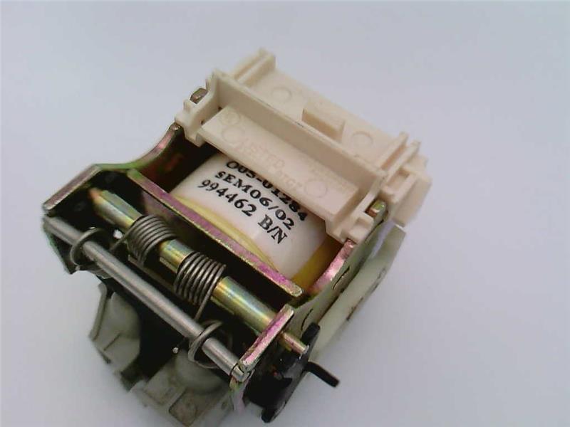 SCHNEIDER ELECTRIC MN/UVR-MG