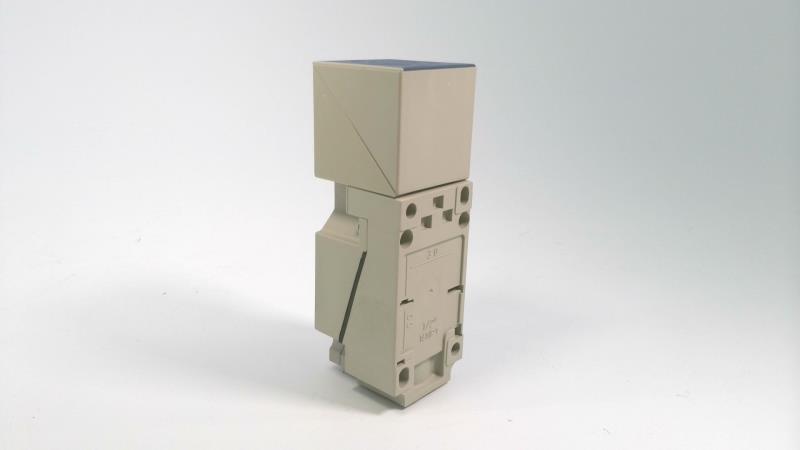 SCHNEIDER ELECTRIC XS8 C40MP230H7