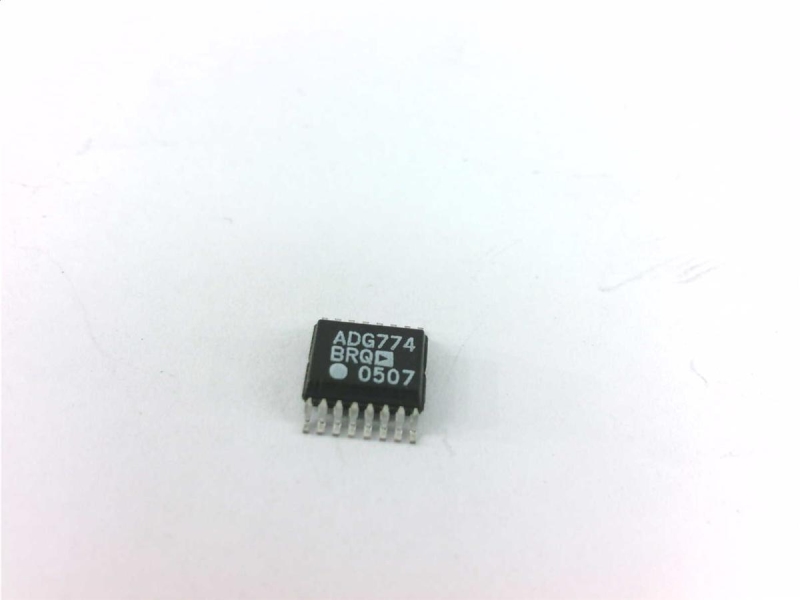 ANALOG DEVICES AD774BRQ