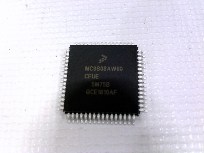 NXP SEMICONDUCTOR MC9S08AW60CFUE