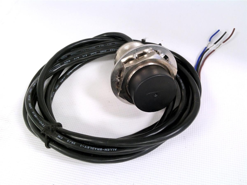 ALLEN BRADLEY 872C-DH15NN30-E2