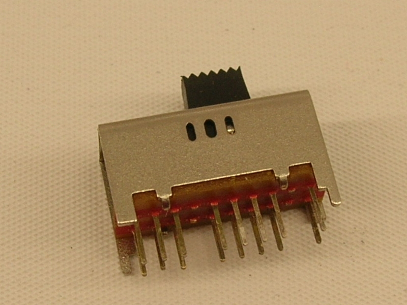 TE CONNECTIVITY 1825267-1