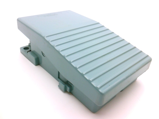 SCHNEIDER ELECTRIC XPEM111