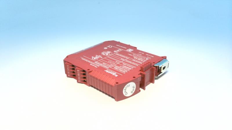 SCHNEIDER ELECTRIC XPSMCMEN0200