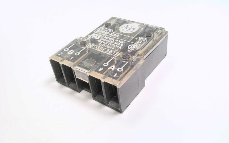ALLEN BRADLEY 800M-XA4