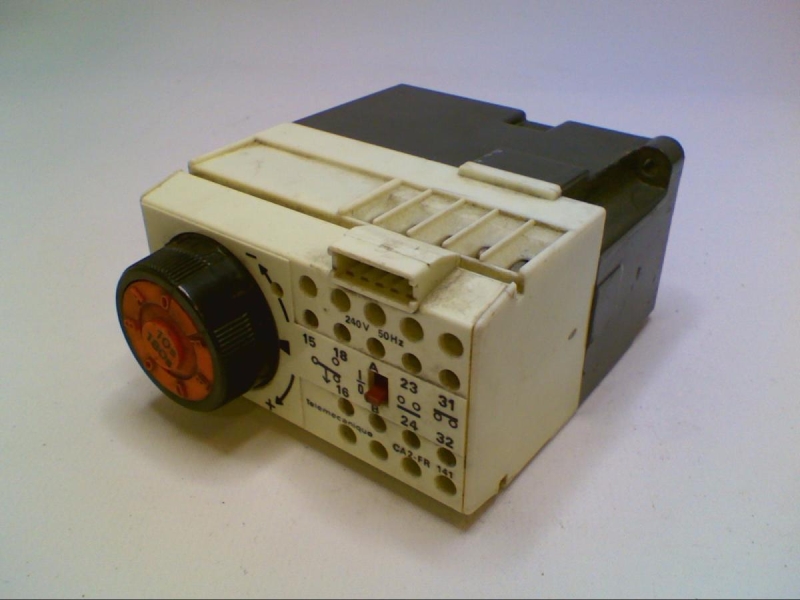 SCHNEIDER ELECTRIC CA2-FT141U