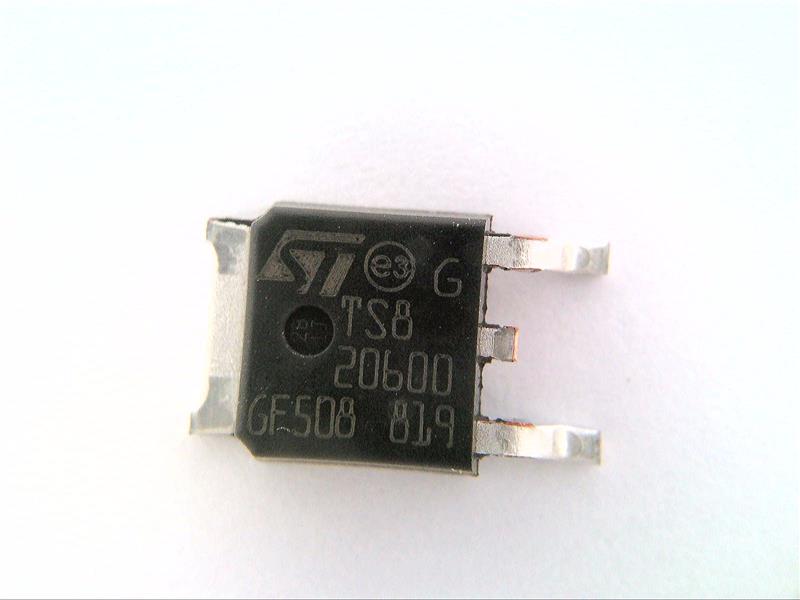 ST MICRO TS820-600B-TR