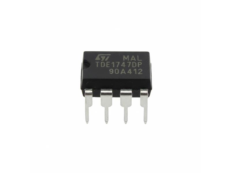 ST MICRO IC1747DP