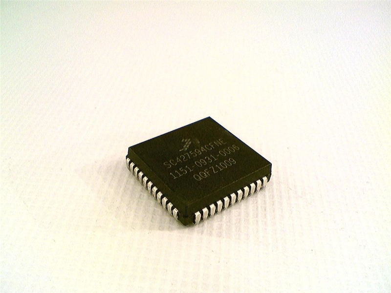 SC427594CFNE by NXP SEMICONDUCTOR