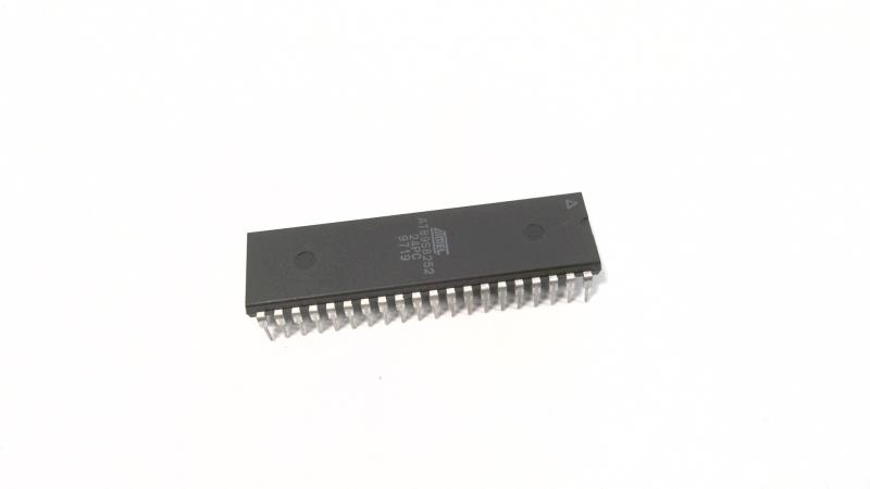 ATMEL AT89S8252