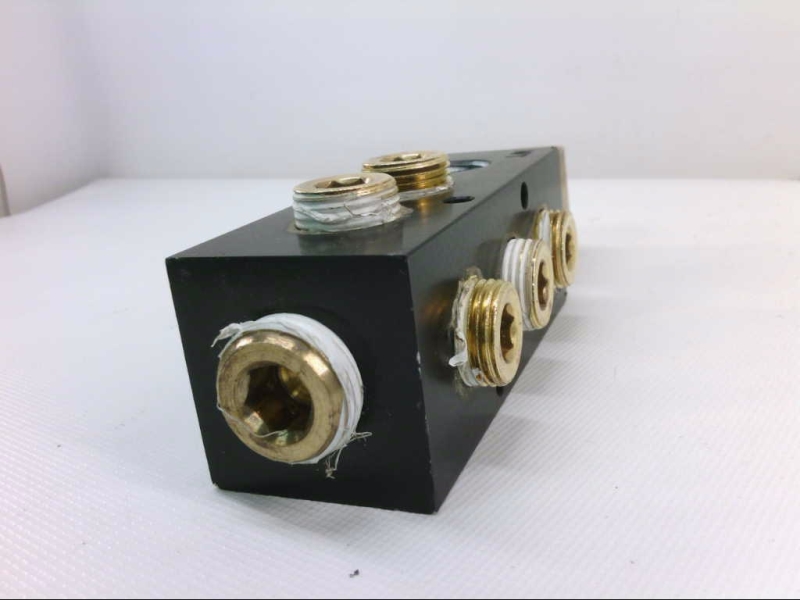 POLYCONN MCM30-375R-03B