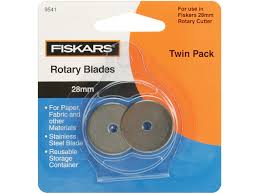9541 by FISKARS