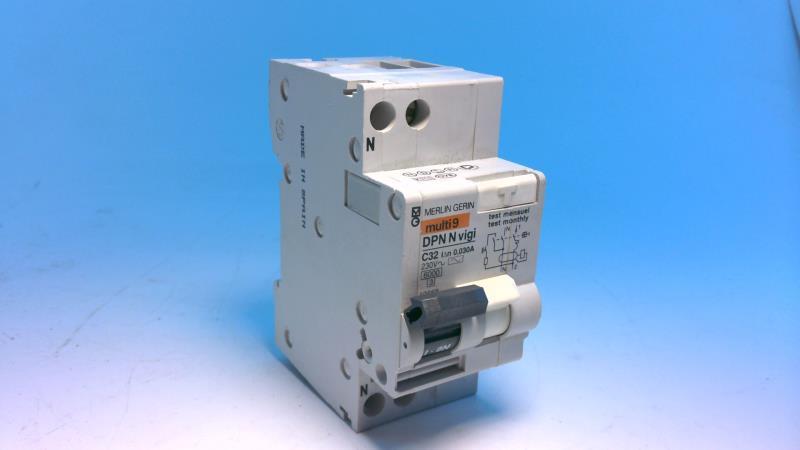 SCHNEIDER ELECTRIC 19668