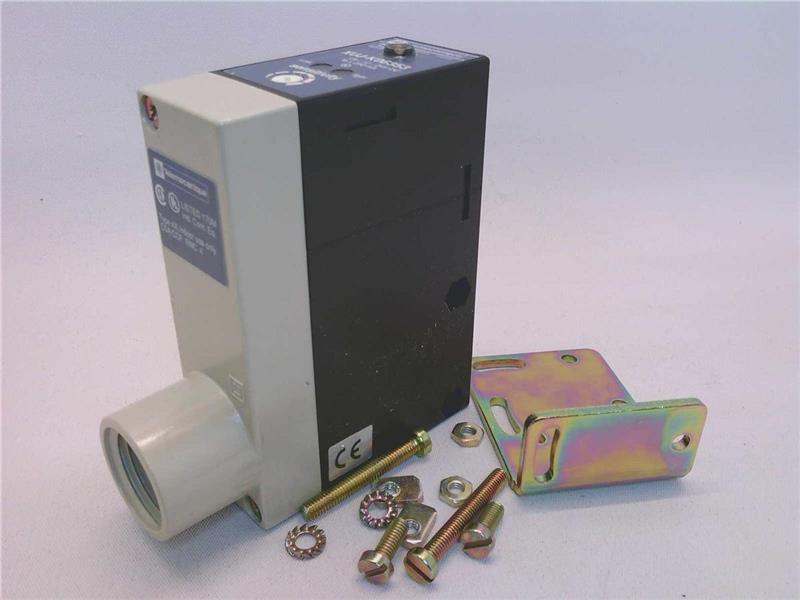 SCHNEIDER ELECTRIC XUJK06353H7