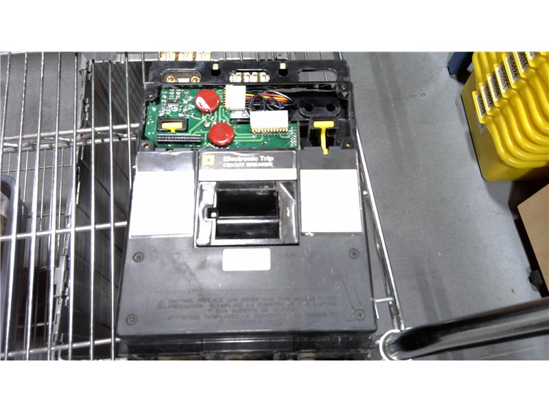 SCHNEIDER ELECTRIC LE36300LS