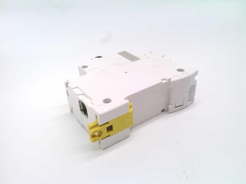 SCHNEIDER ELECTRIC A9N18490
