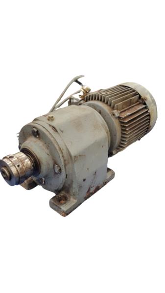 SEW EURODRIVE R62DT90S4