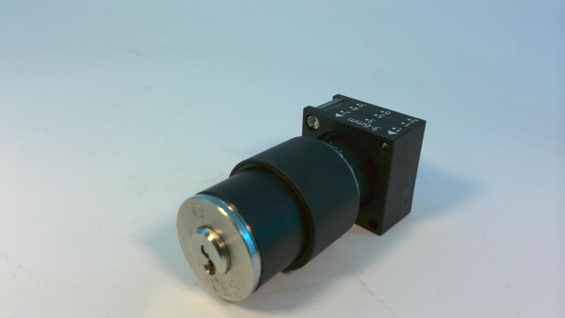 3SB3000-4QD01-ZB01 by SIEMENS