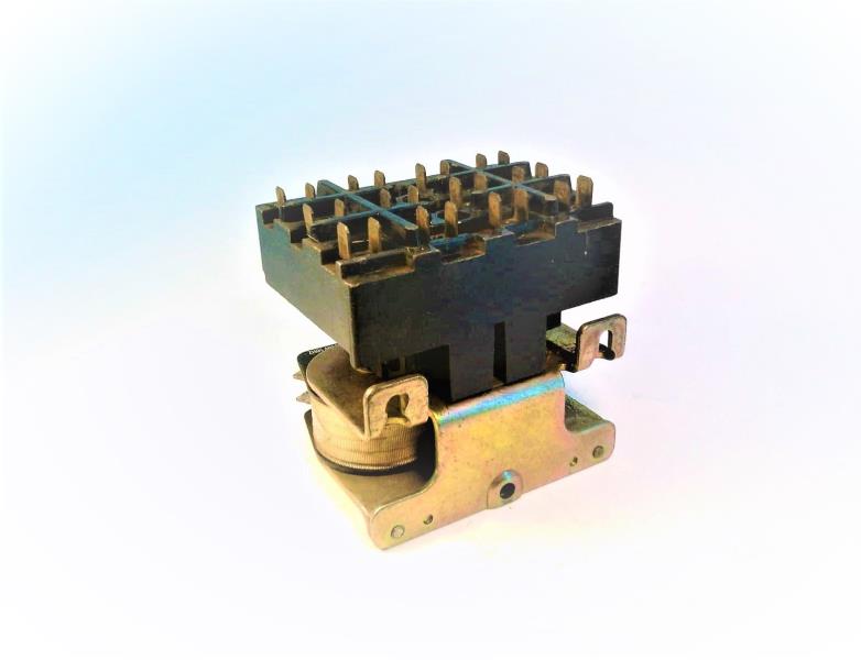 SCHNEIDER ELECTRIC 8965-R0-1 V02