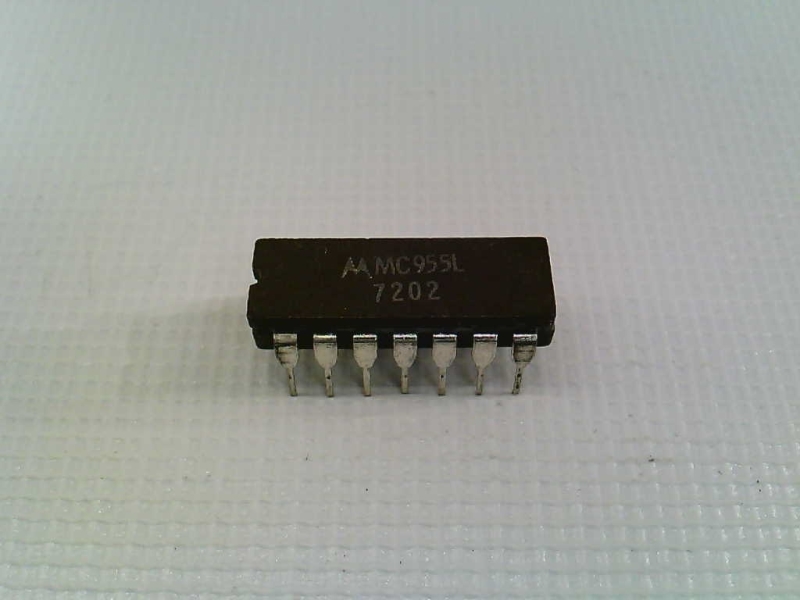 NXP SEMICONDUCTOR MC955L