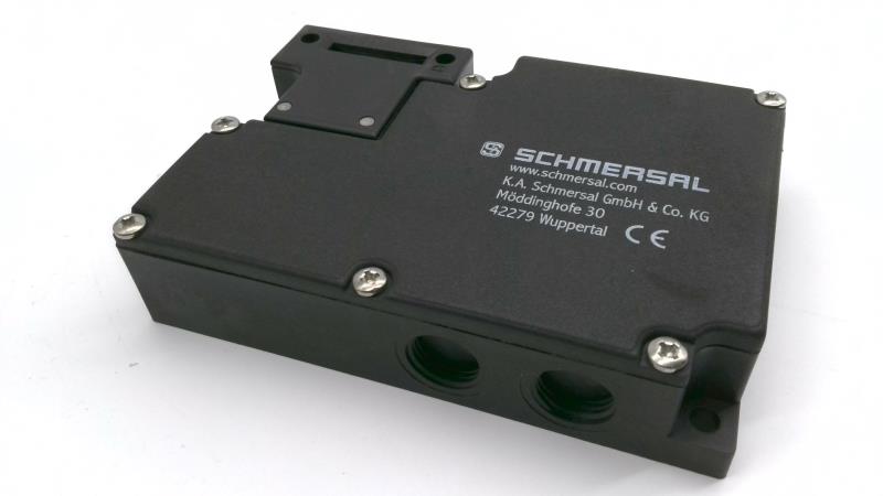 SCHMERSAL AZM 161CC-24RKA-024