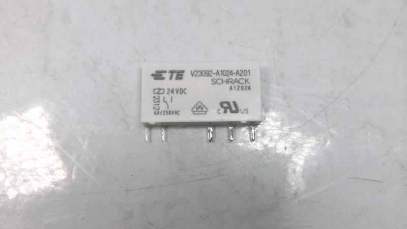 TE CONNECTIVITY 2-1393236-1