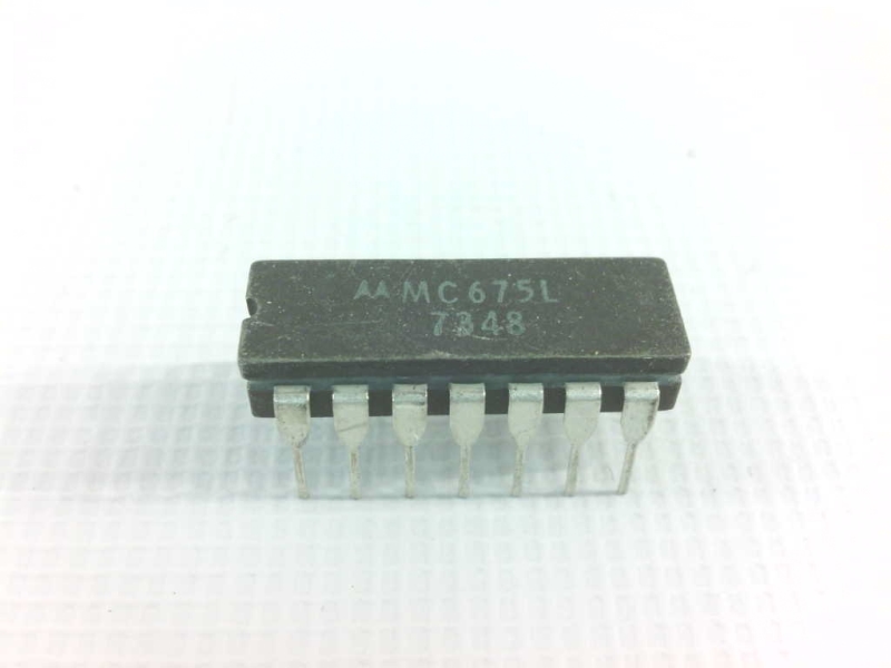 NXP SEMICONDUCTOR MC675L
