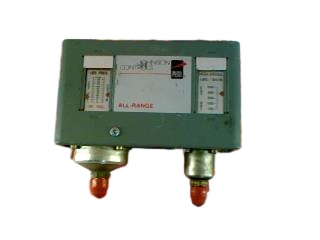 JOHNSON CONTROLS P70LA-136
