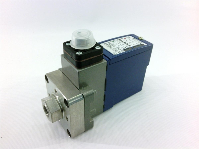 XMLB004C2C11 by SCHNEIDER ELECTRIC