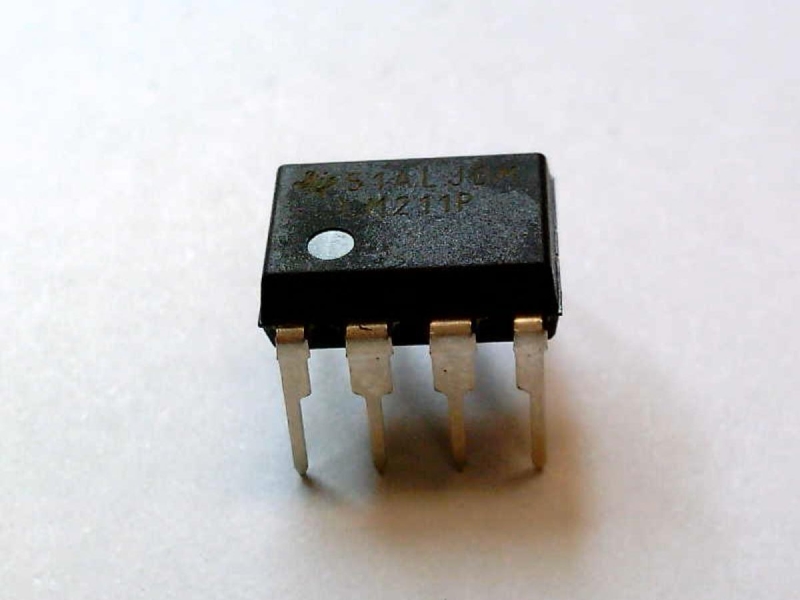 TEXAS INSTRUMENTS SEMI LM211P