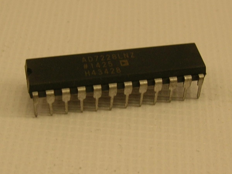 ANALOG DEVICES AD7228LNZ