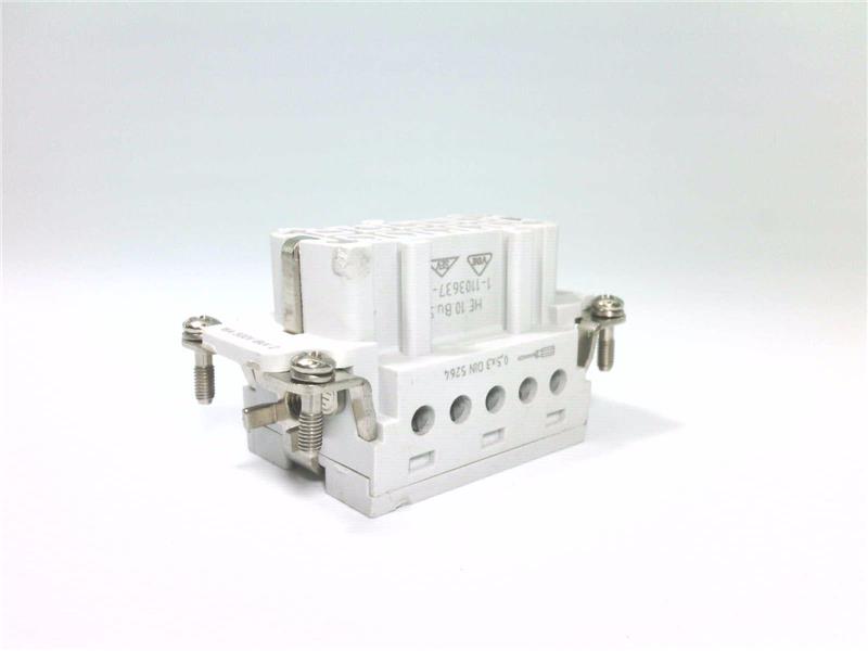 TE CONNECTIVITY 1-1103637-1