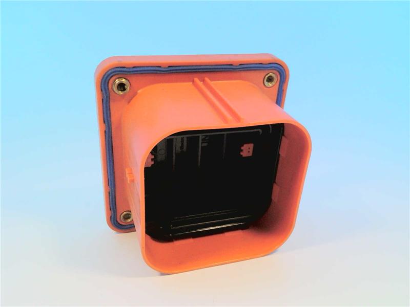 TE CONNECTIVITY 1-1587987-7