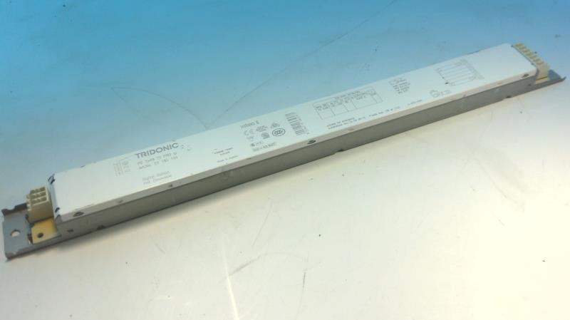 PC 2X49 T5 PRO IP by ZUMTOBEL