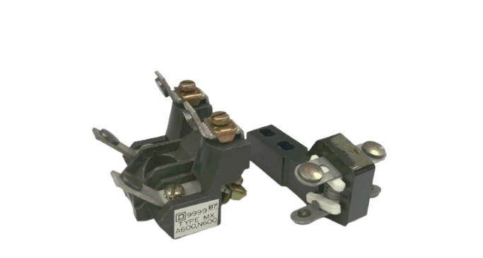 51075-021-51 by SCHNEIDER ELECTRIC