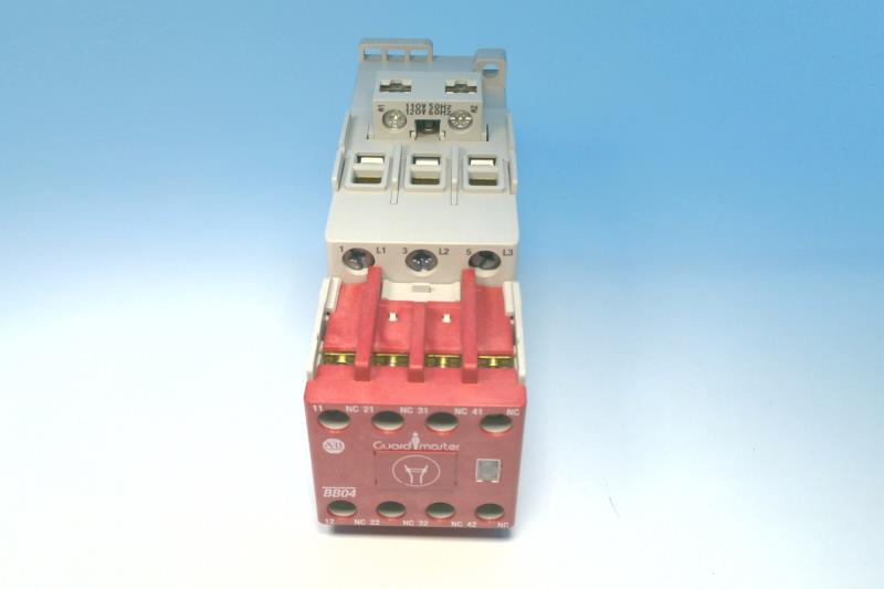 ALLEN BRADLEY 100S-C30D04BC