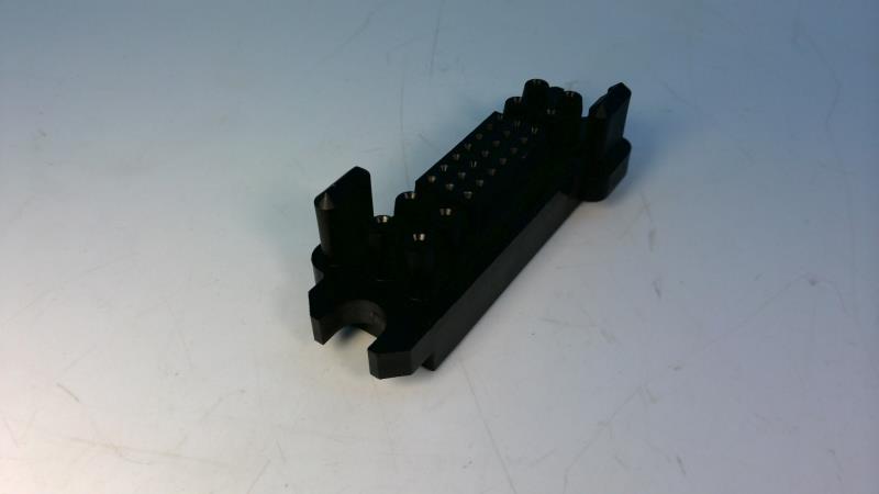 TE CONNECTIVITY 1648206-1