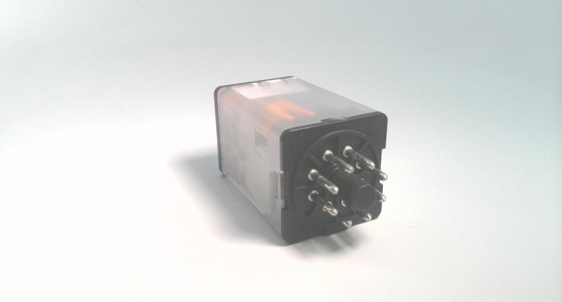 SCHNEIDER ELECTRIC RUMC21B7