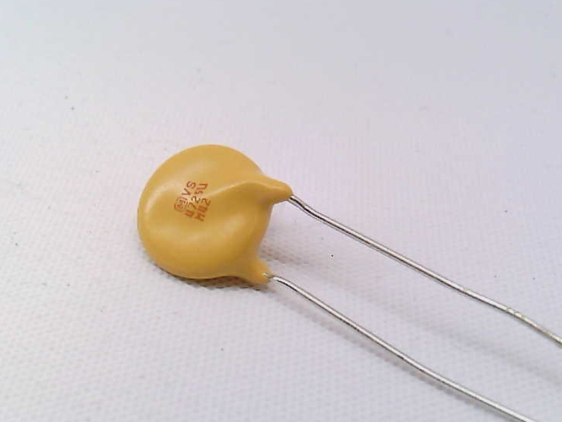 GENERIC CCR4700P250V