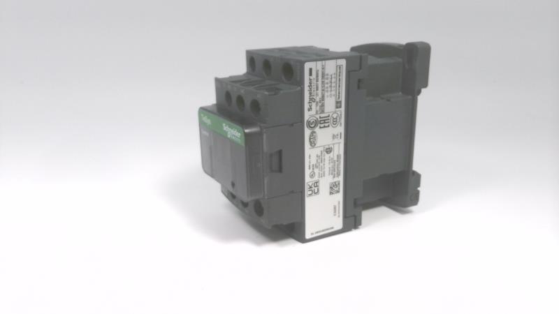 SCHNEIDER ELECTRIC CAD32M7