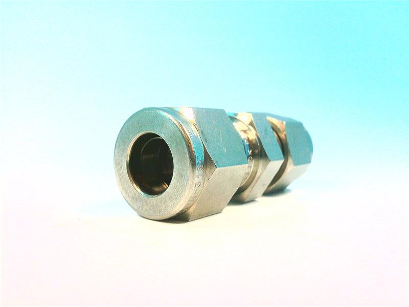 SWAGELOK SS-10M0-6-6